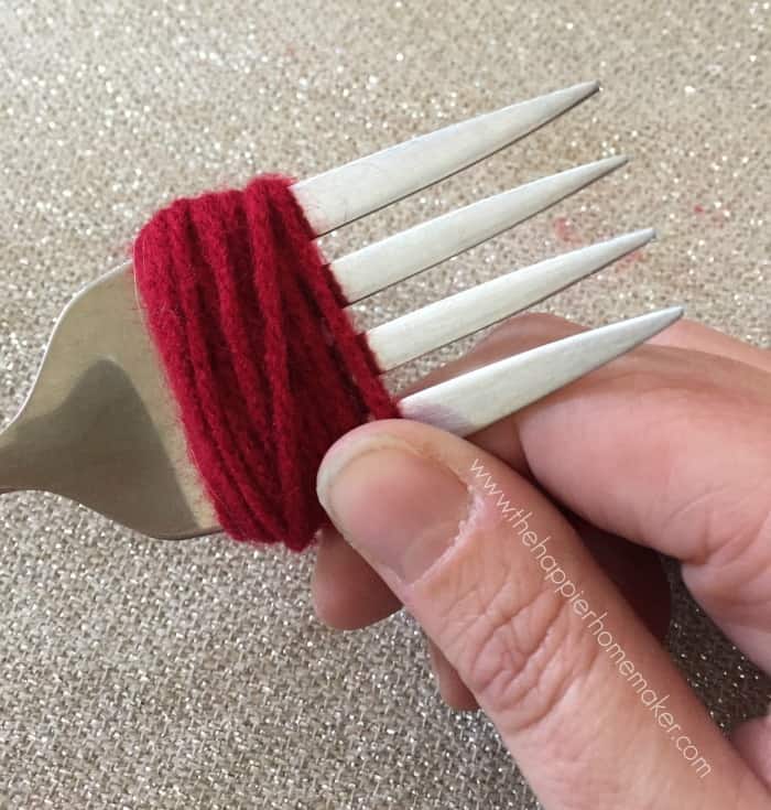 how to make a pompom