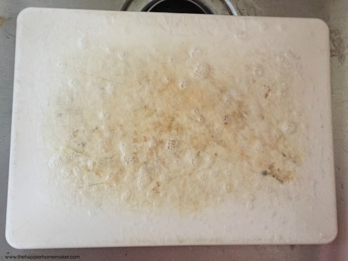 How to remove mold from a cutting board