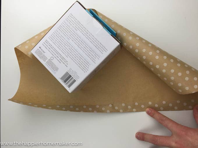 folding wrapping paper edge