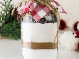 That Winsome Girl: DIY Gift Idea: Present Homemade Cookies in Mason Jars