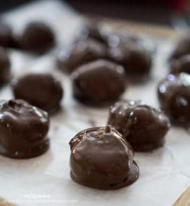 Chocolate Peanut Butter Balls (Buckeye Balls) - The Happier Homemaker