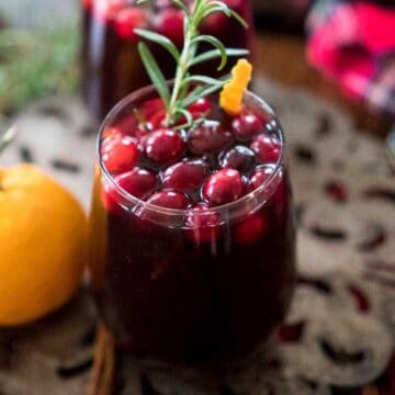 slow cooker mulled wine in glass