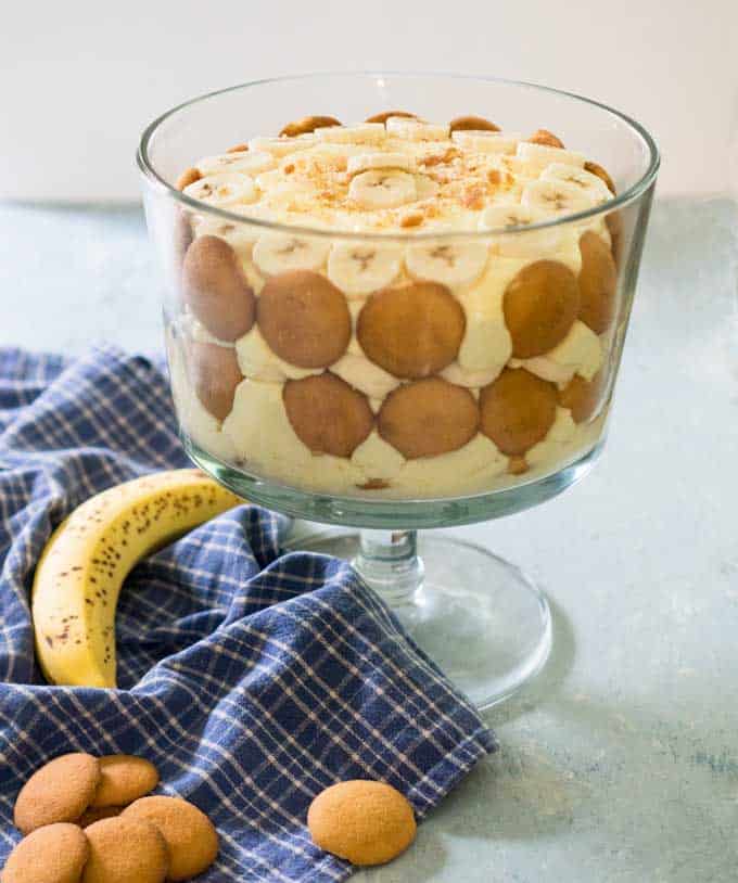 banana pudding in a glass trifle dish
