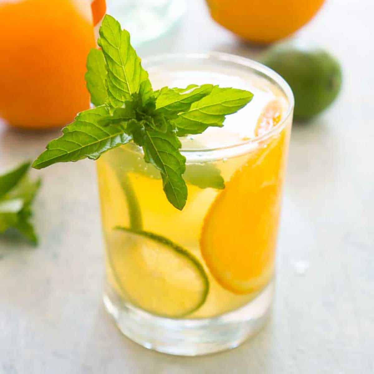 Mint and orange. Манговый Мохито. Mojito Apelsin. Мохито апельсиновый. Мохито манго.