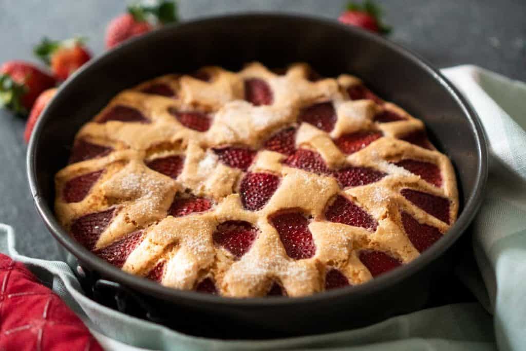 strawberry cake in springform pan