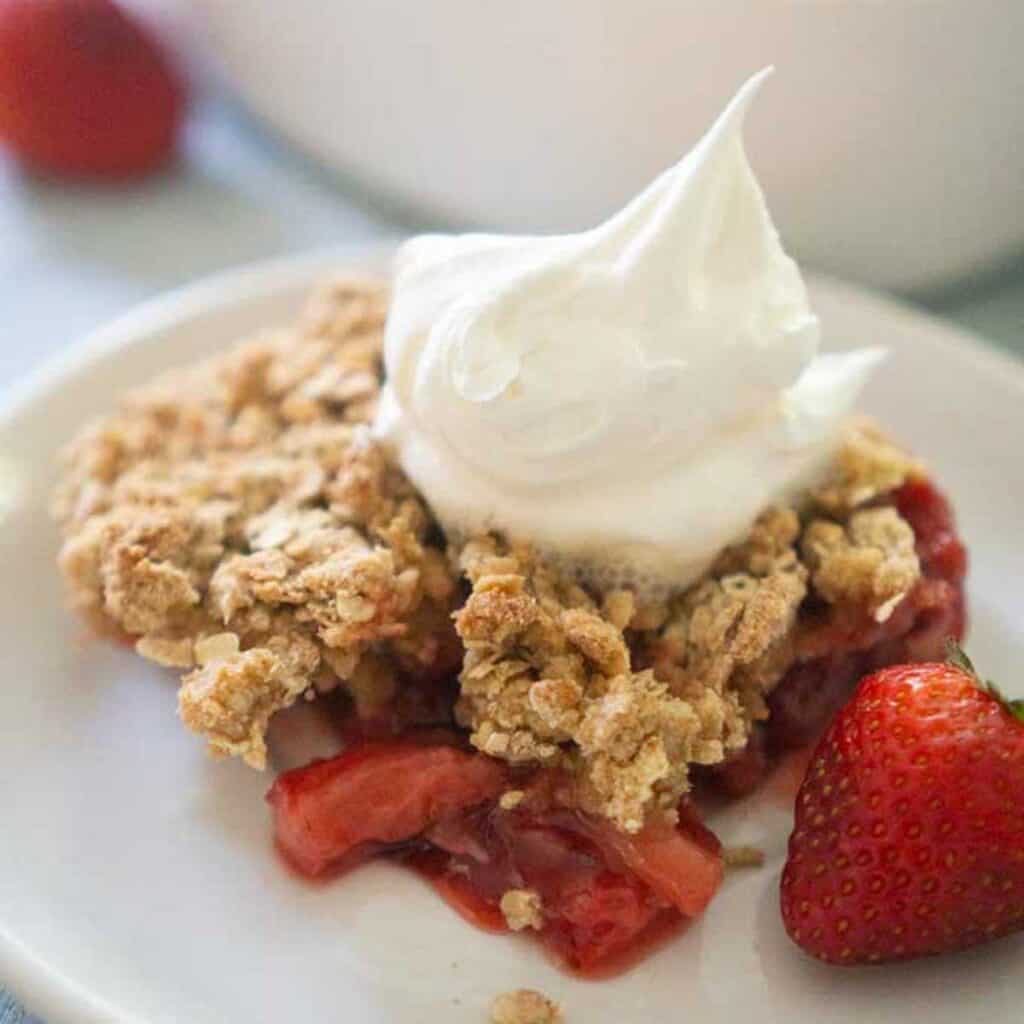 strawberry crisp on plate