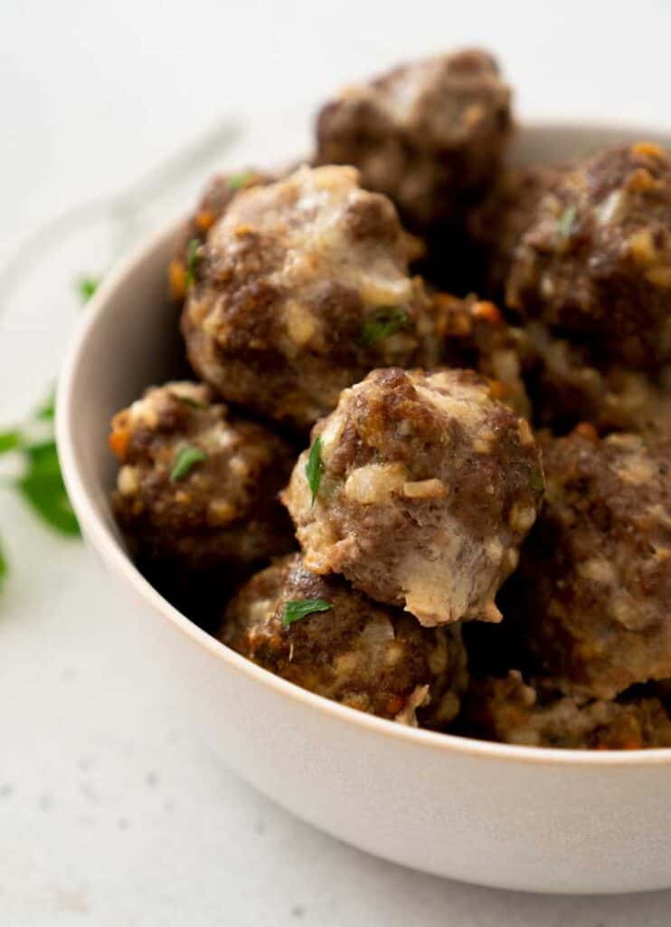 Easy Homemade Meatballs | The Happier Homemaker