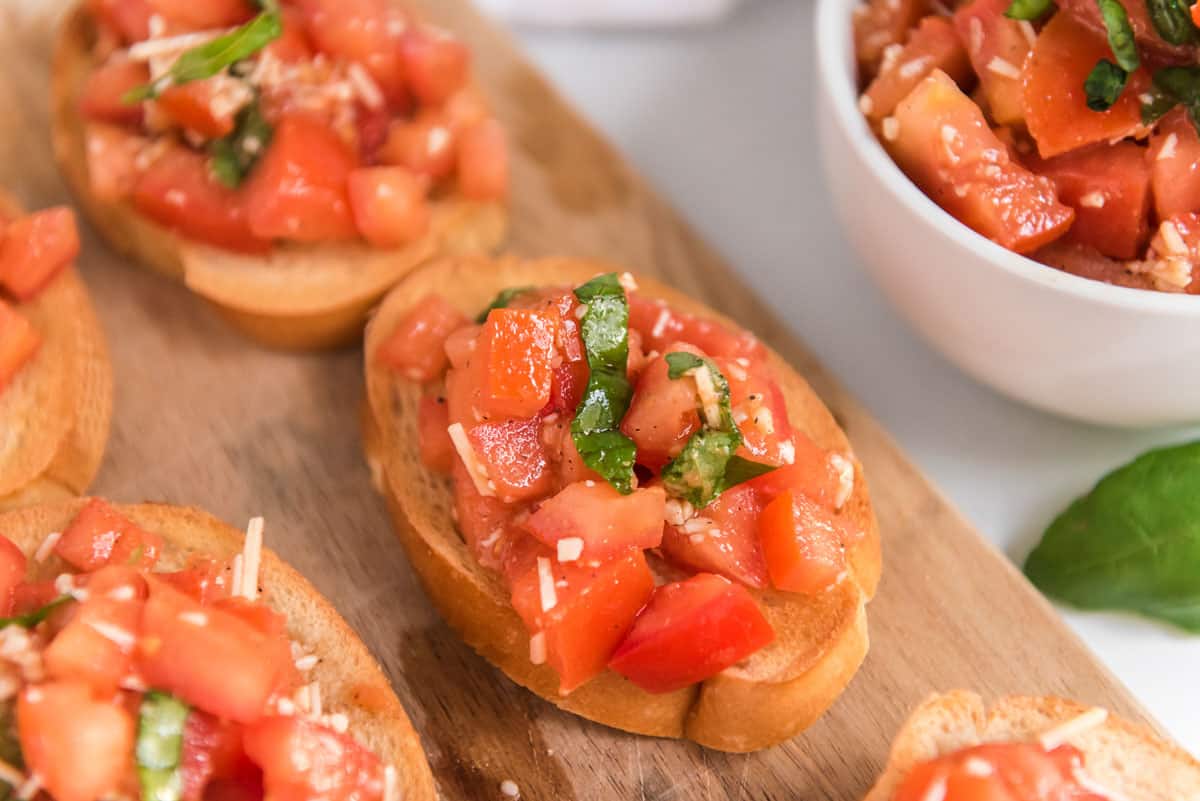 Easy Homemade Bruschetta - The Happier Homemaker Easy Homemade Bruschetta - The Happier Homemaker