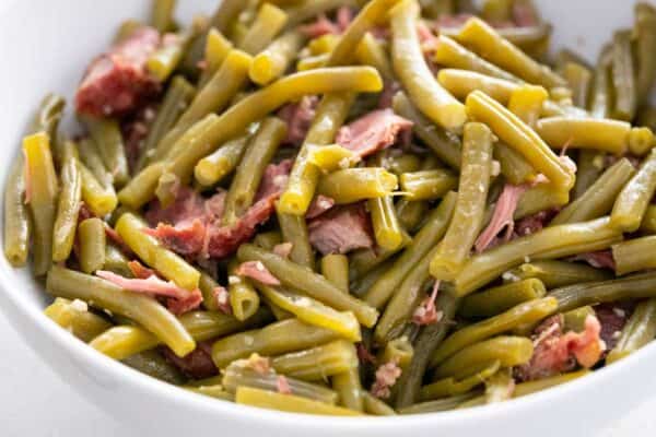 Southern Style Green Beans The Happier Homemaker   Southern Green Beans Recipe 600x400 