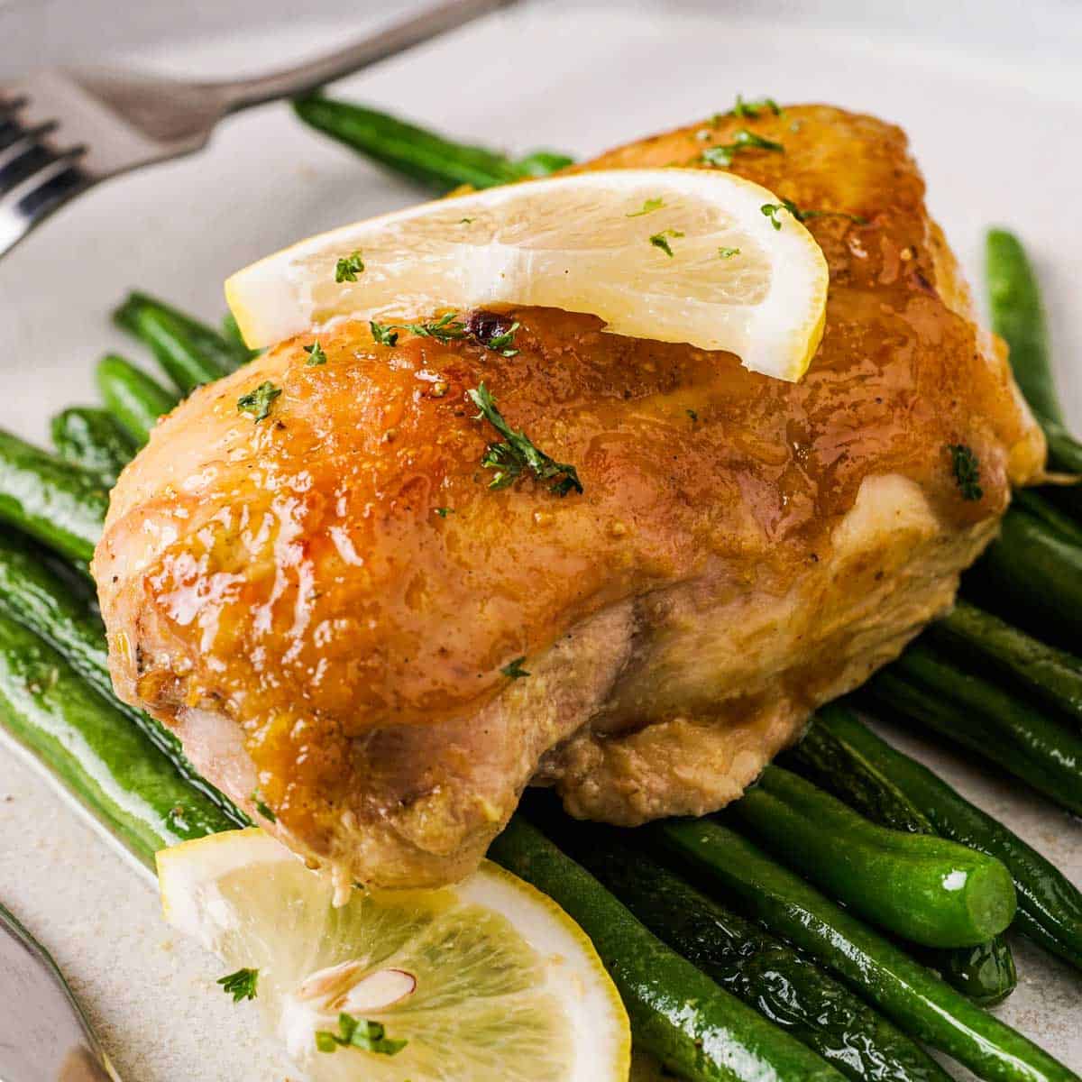 maple dijon chicken over green beans