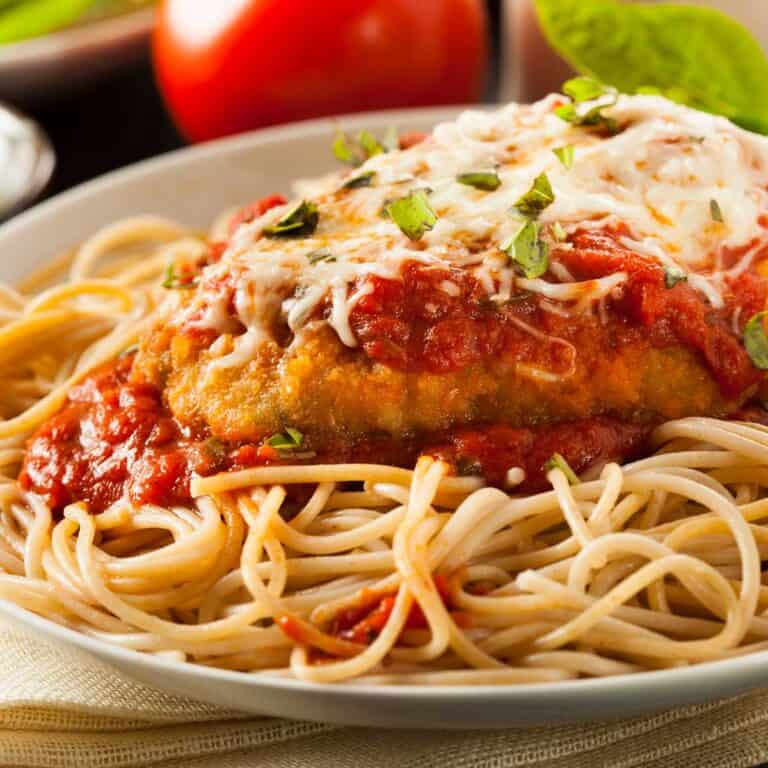What to Serve with Chicken Parmesan – 15 Tasty Sides