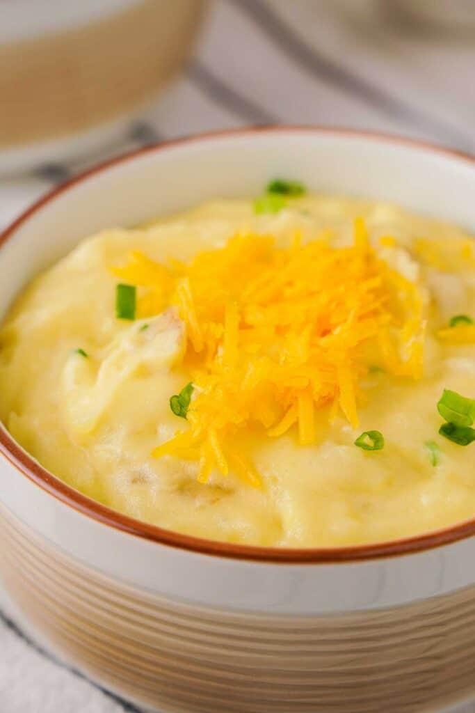 cheesy mashed potatoes with chopped chives