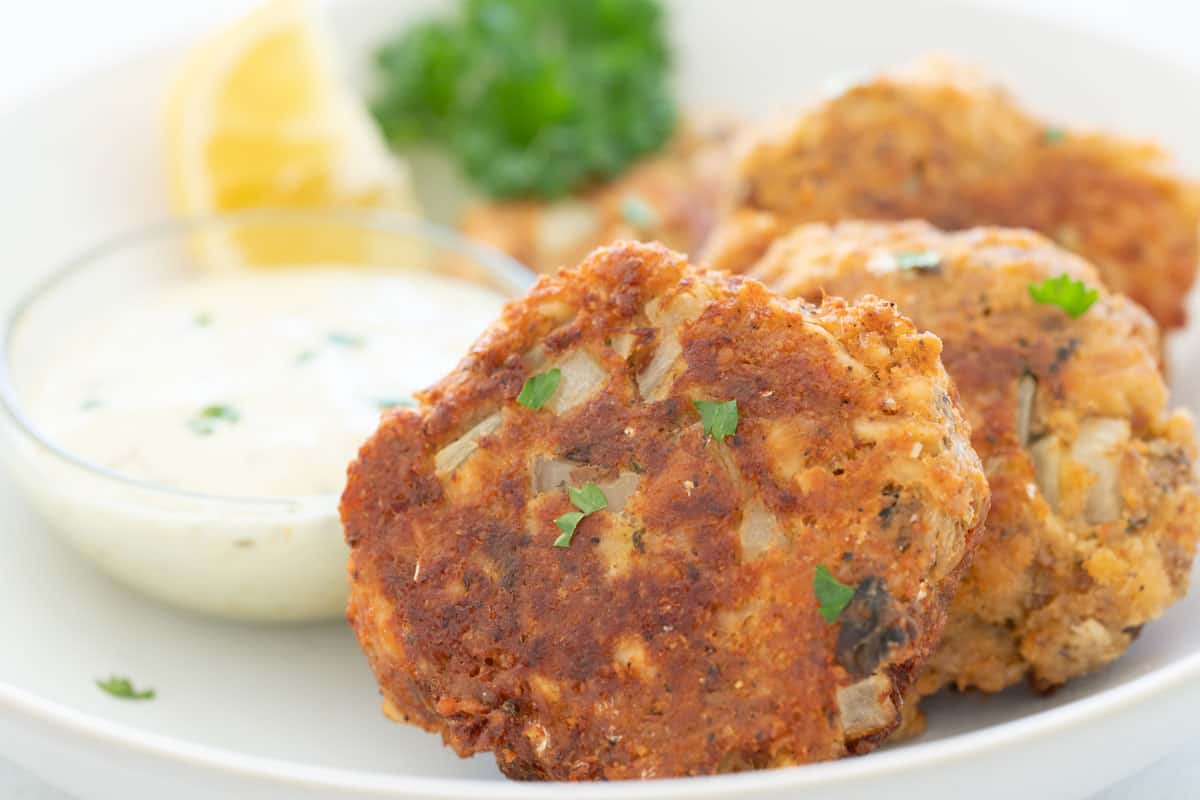 Salmon Patties - Easy Southern Recipe - The Happier Homemaker