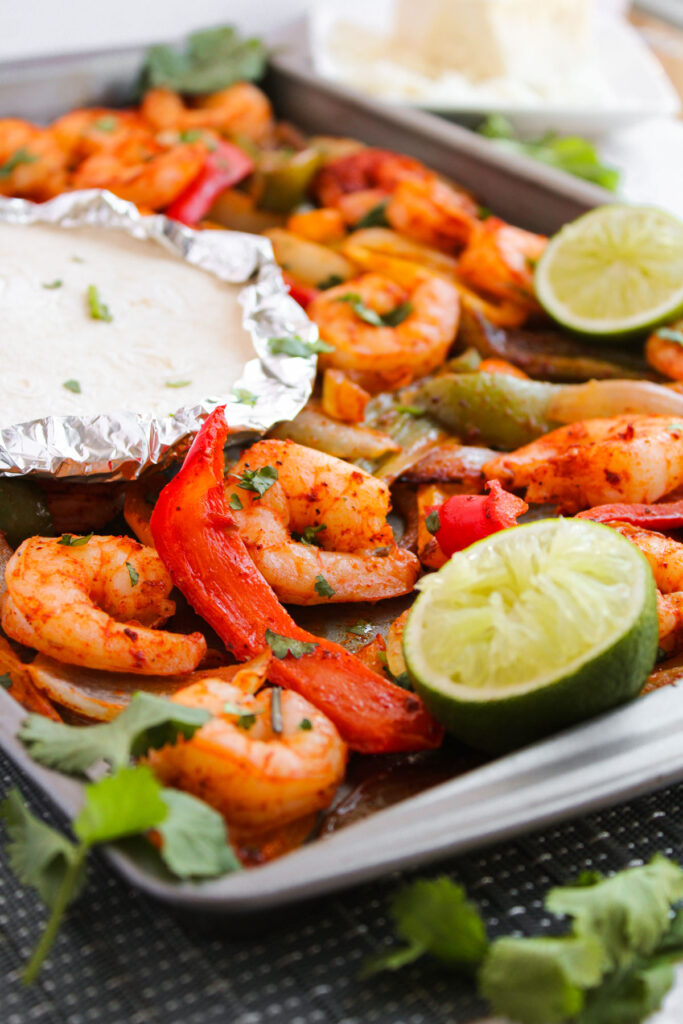 sheet pan shrimp fajitas
