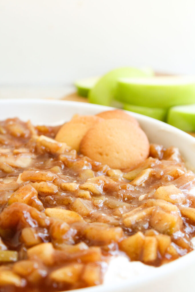 close up of apple pie dip with nilla wafers